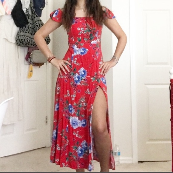 Band of Gypsies Dresses & Skirts - Band of Gypsies Red Floral Island Gypsies Dress